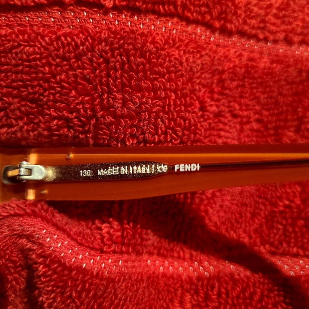 Authentic Fendi red sunglasses - Picture 4 of 5